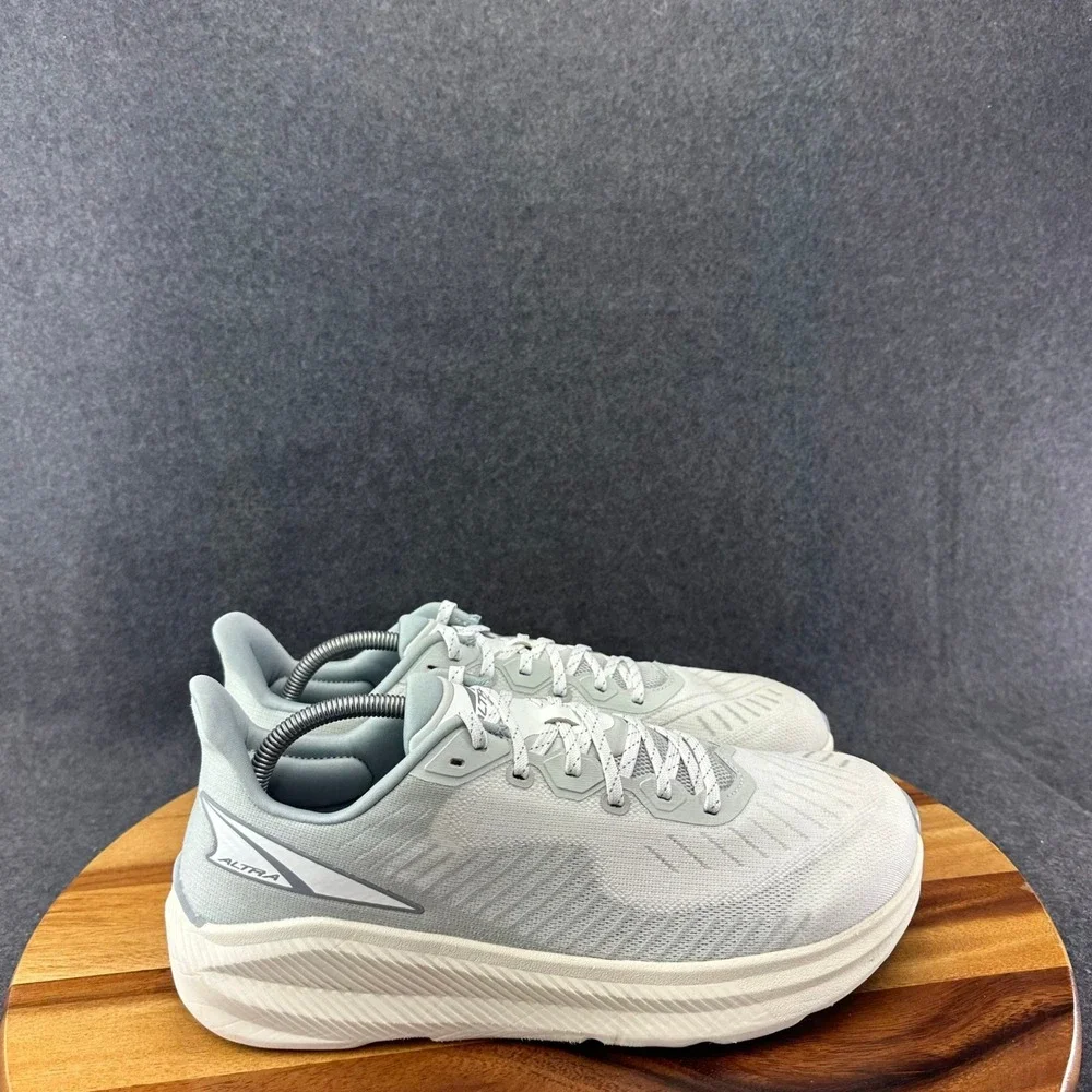 Altra Mens Sz 11.5 Experience Form Running Training Shoes Gray White Barely Worn